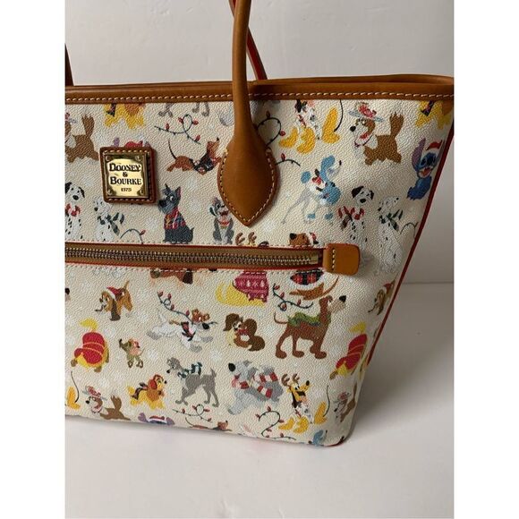 Disney Dooney & Bourke Santa Dogs Tote Tails Paws Pluto Stitch 2021 Christmas - Picture 9 of 13